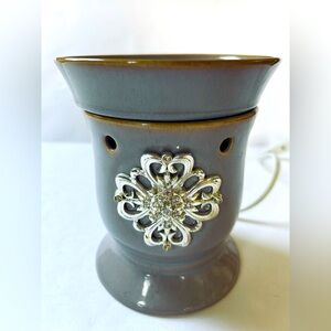 SCENTSY Full Size Candle Wax Warmer Home Decor